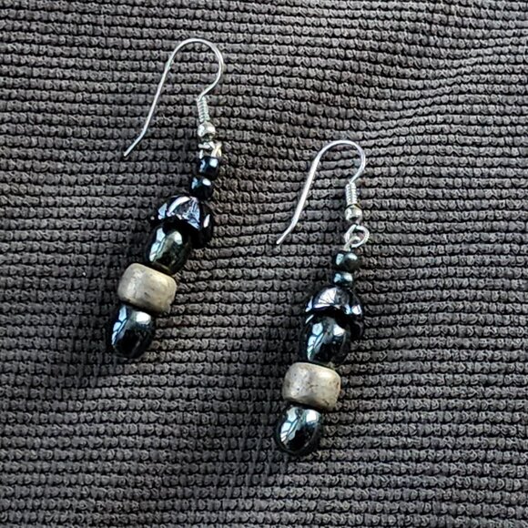 Vintage Etsy Blue/Black Iridescent Beaded Drop Dangle Earrings - Picture 3 of 12
